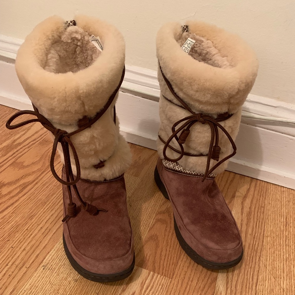 Authentic Waterproof ugg size 10